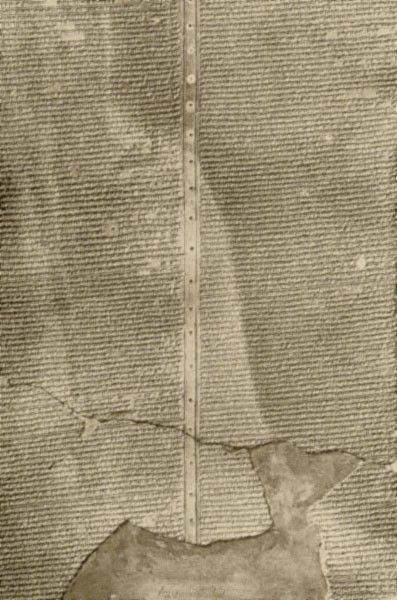 En av steintavlene til Sargon 2. I teksten står det bl.a.: «Jeg beleiret og beseiret Samaria. Jeg tok 27 290 av byens folk»